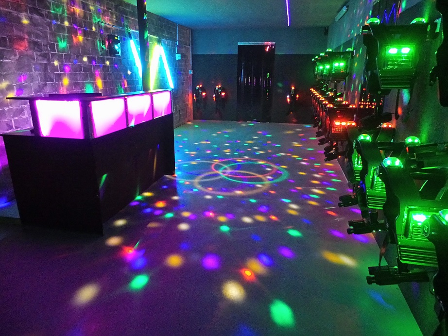 Lasertag-Ausrüstung und Arena bei Kings Laser in Brühl