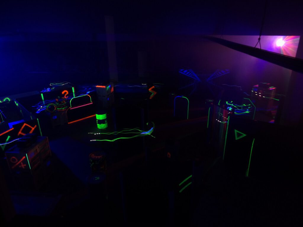 Blick über die Lasertag-Arena bei Kings Laser in Brühl